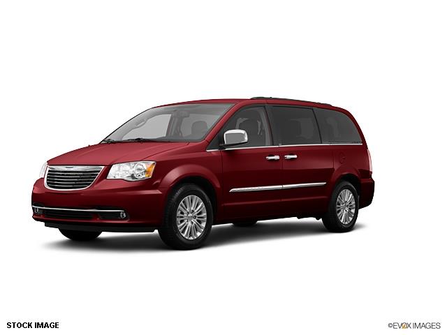 2013 Chrysler Town and Country Limited NAV 4X4