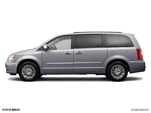 2013 Chrysler Town and Country Unknown