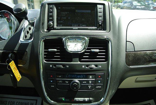 2013 Chrysler Town and Country CXL Premium Sedan 4D