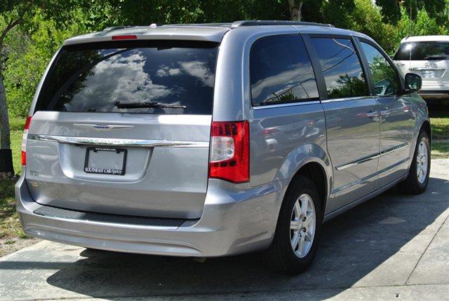 2013 Chrysler Town and Country CXL Premium Sedan 4D