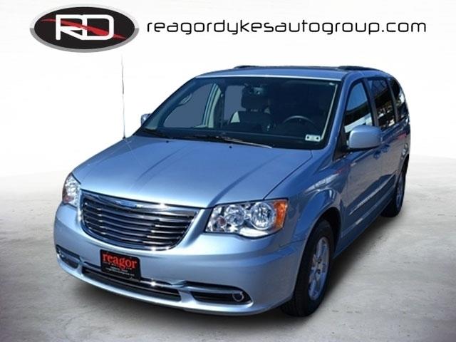 2013 Chrysler Town and Country AUTO LX