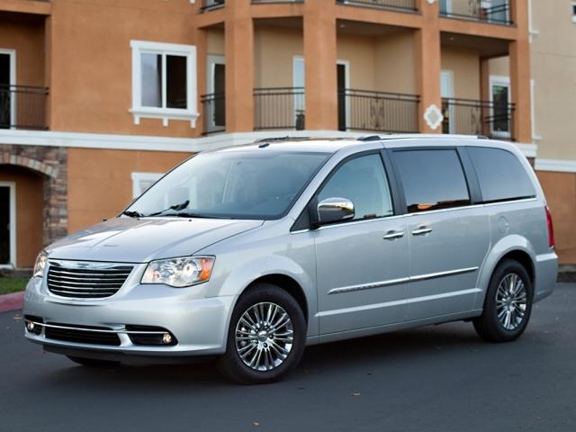 2013 Chrysler Town and Country AUTO LX