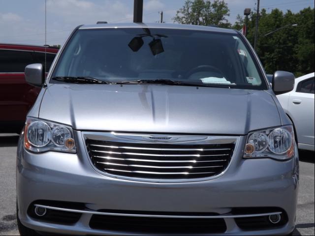 2013 Chrysler Town and Country AUTO LX