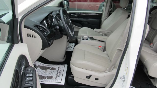 2013 Chrysler Town and Country 3.5