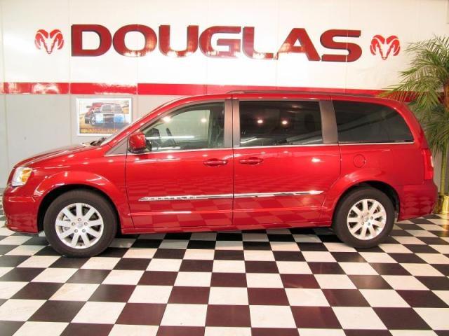 2013 Chrysler Town and Country AUTO LX