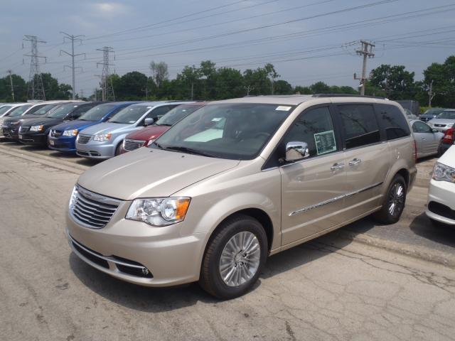 2013 Chrysler Town and Country XLT 4WD Sirius Ready