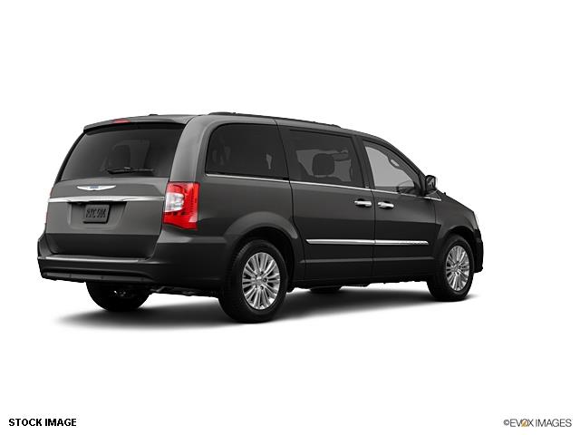 2013 Chrysler Town and Country XLT 4WD Sirius Ready