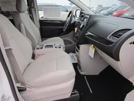 2013 Chrysler Town and Country 4dr Sdn Touring Signature RWD