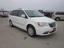 2013 Chrysler Town and Country 4dr Sdn Touring Signature RWD