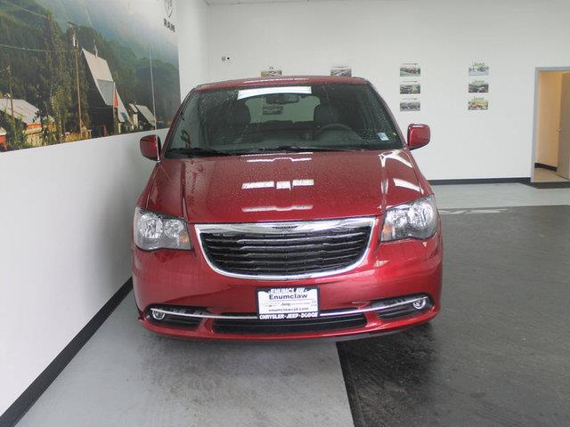 2014 Chrysler Town and Country XR