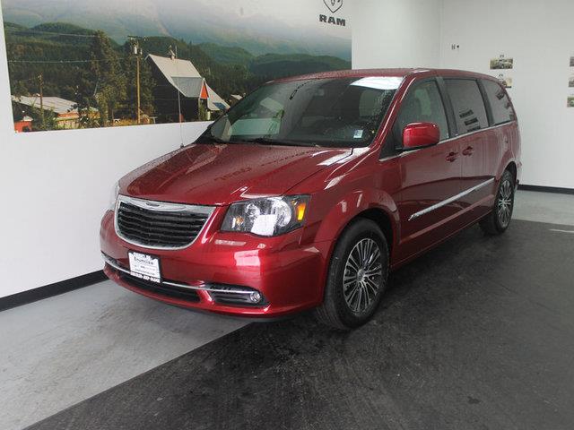 2014 Chrysler Town and Country XR