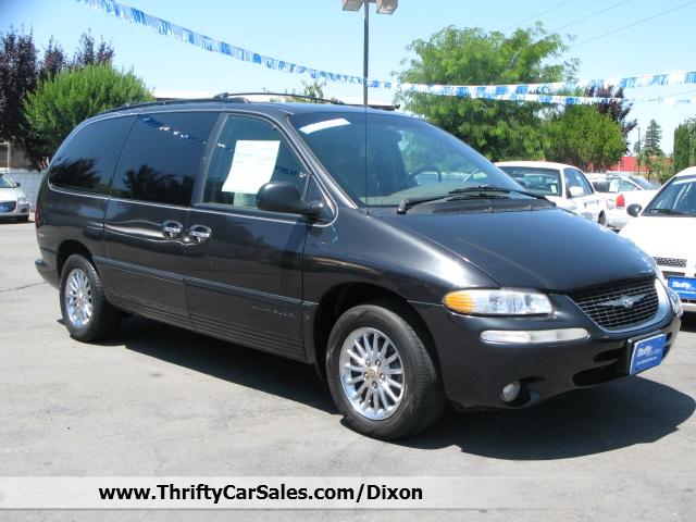 1999 Chrysler Town and Country SLT 25