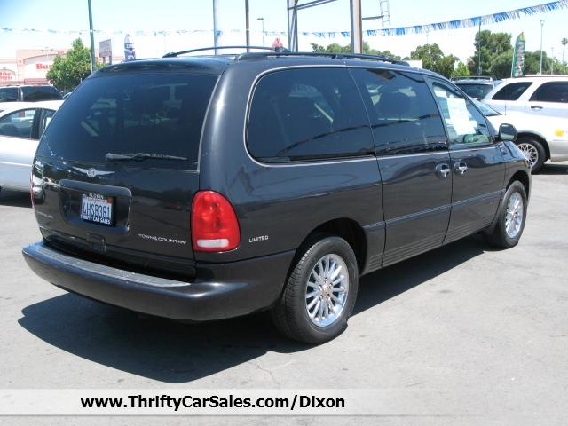 1999 Chrysler Town and Country SLT 25