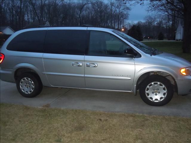 2001 Chrysler Town and Country Elk Conversion Van