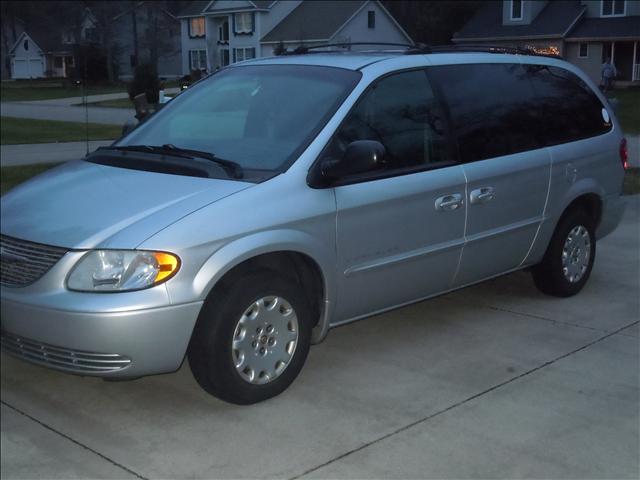 2001 Chrysler Town and Country Elk Conversion Van