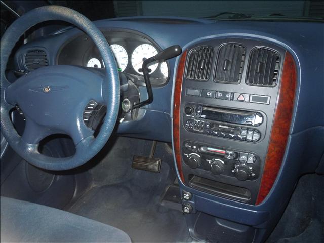 2001 Chrysler Town and Country Elk Conversion Van