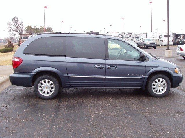 2001 Chrysler Town and Country Rubic