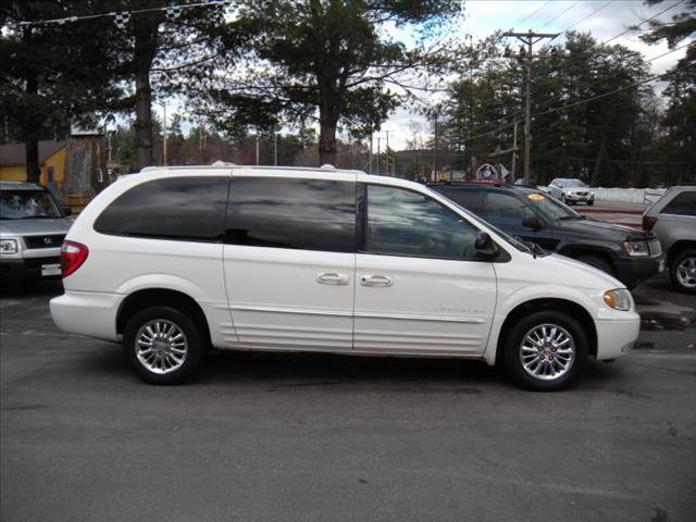 2001 Chrysler Town and Country SLT 25