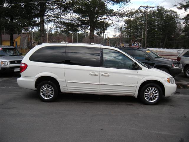 2001 Chrysler Town and Country SLT 25