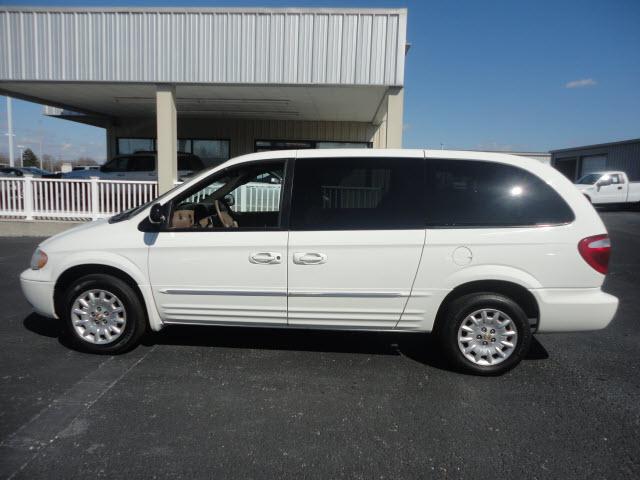 2002 Chrysler Town and Country S Sedan Under FULL Factory Warranty