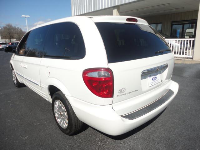 2002 Chrysler Town and Country S Sedan Under FULL Factory Warranty