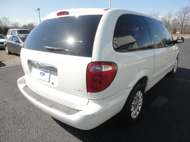 2002 Chrysler Town and Country S Sedan Under FULL Factory Warranty