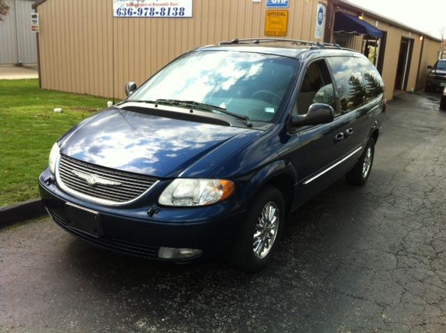 2002 Chrysler Town and Country SLT 25