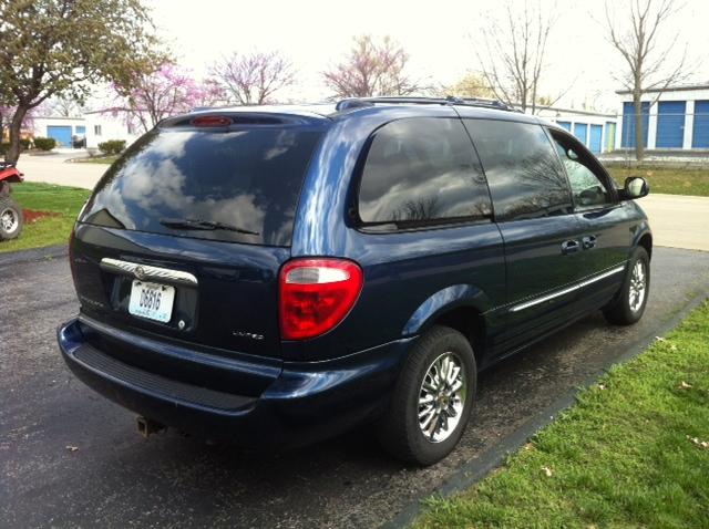 2002 Chrysler Town and Country SLT 25