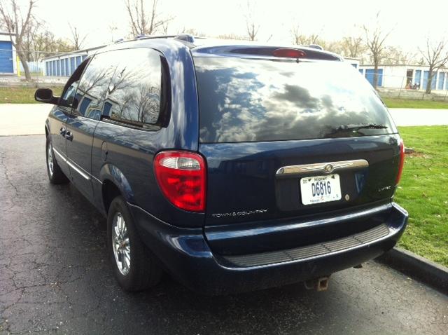 2002 Chrysler Town and Country SLT 25