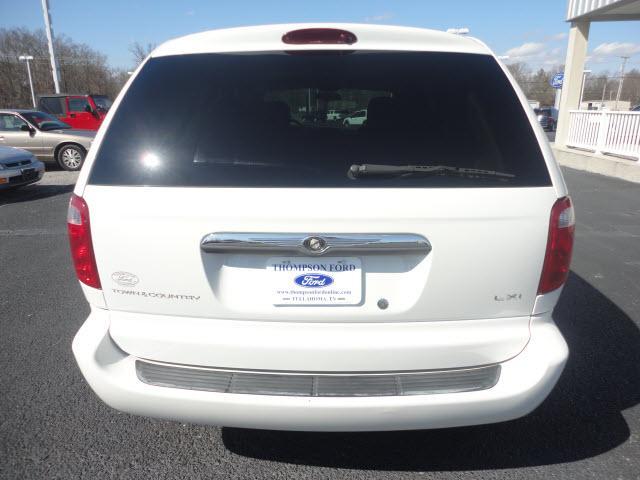 2002 Chrysler Town and Country S Sedan Under FULL Factory Warranty