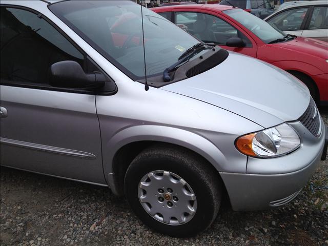 2002 Chrysler Town and Country Unknown