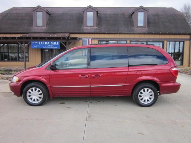 2003 Chrysler Town and Country Quad Coupe 3