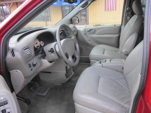 2003 Chrysler Town and Country Quad Coupe 3