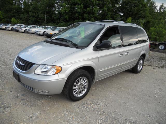 2003 Chrysler Town and Country SLT 25