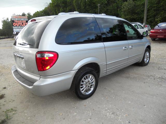 2003 Chrysler Town and Country SLT 25