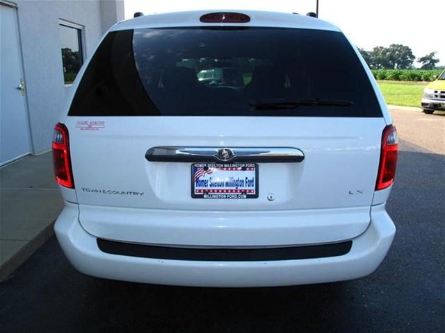 2003 Chrysler Town and Country ION 2 AUTO