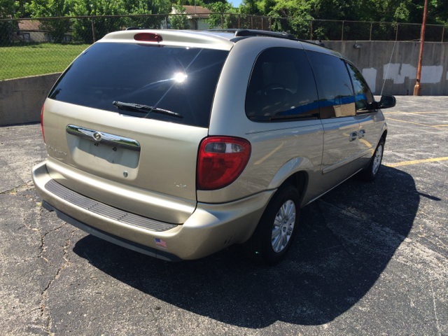 2005 Chrysler Town and Country Elk Conversion Van