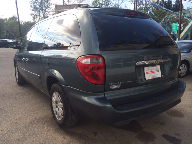 2005 Chrysler Town & Country Elk Conversion Van