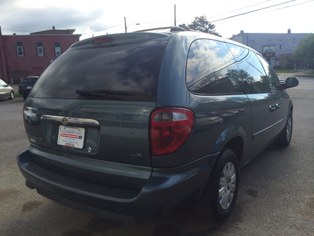 2005 Chrysler Town & Country Elk Conversion Van