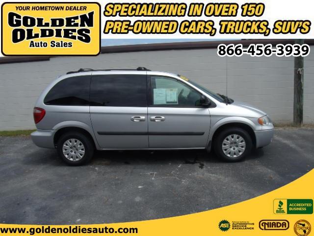 2005 Chrysler Town and Country Base