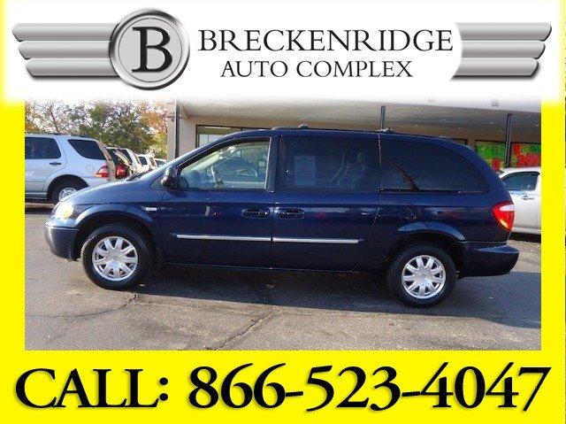 2005 Chrysler Town and Country 3.5