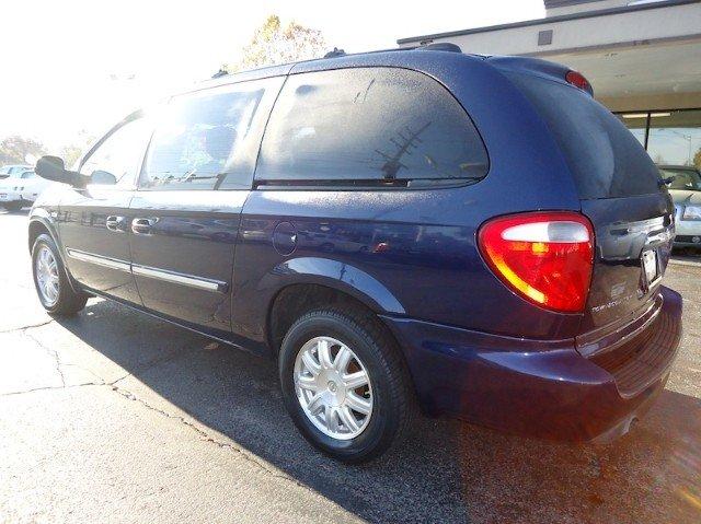 2005 Chrysler Town and Country 3.5