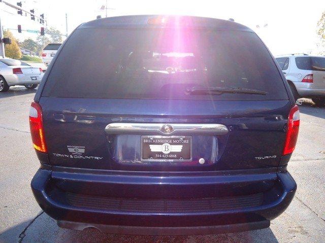 2005 Chrysler Town and Country 3.5