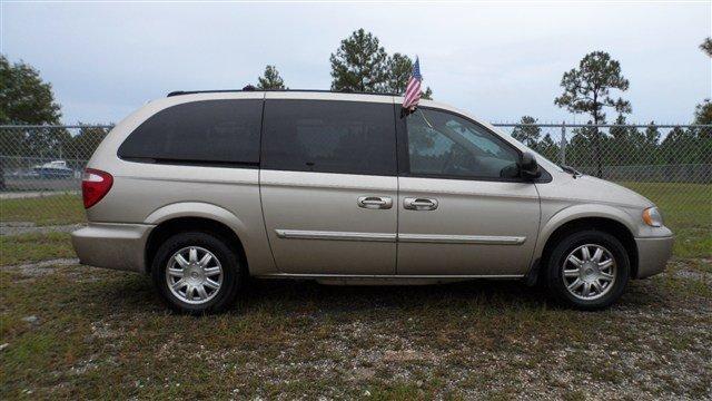 2005 Chrysler Town and Country 3.5