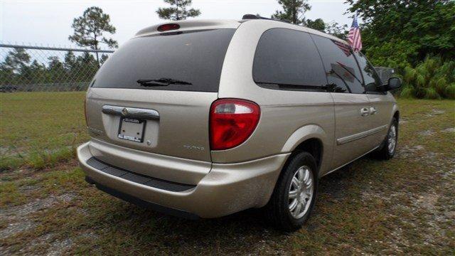 2005 Chrysler Town and Country 3.5