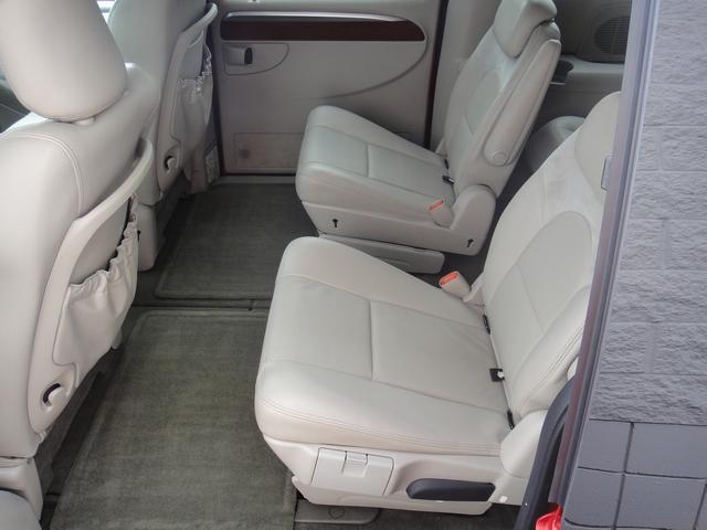 2005 Chrysler Town and Country SLT 25