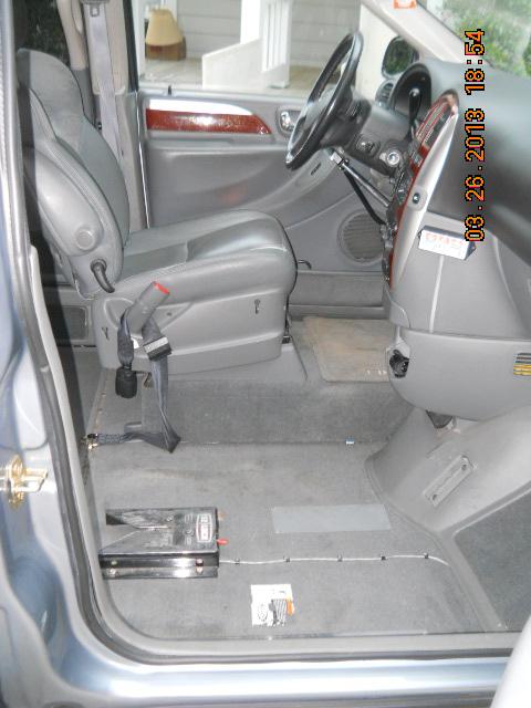 2006 Chrysler Town and Country SLT 25