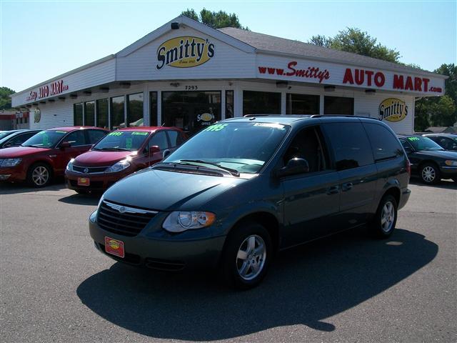 2006 Chrysler Town and Country Elk Conversion Van