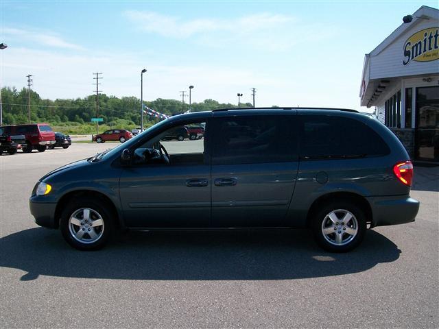 2006 Chrysler Town and Country Elk Conversion Van