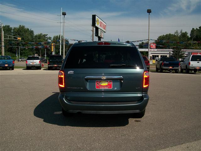 2006 Chrysler Town and Country Elk Conversion Van